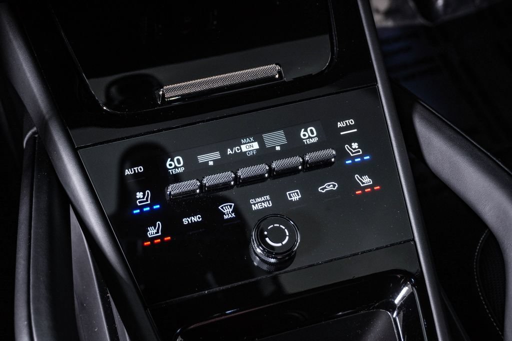 Certified 2025 Porsche Cayenne Turbo GT AWD/4WD image 24