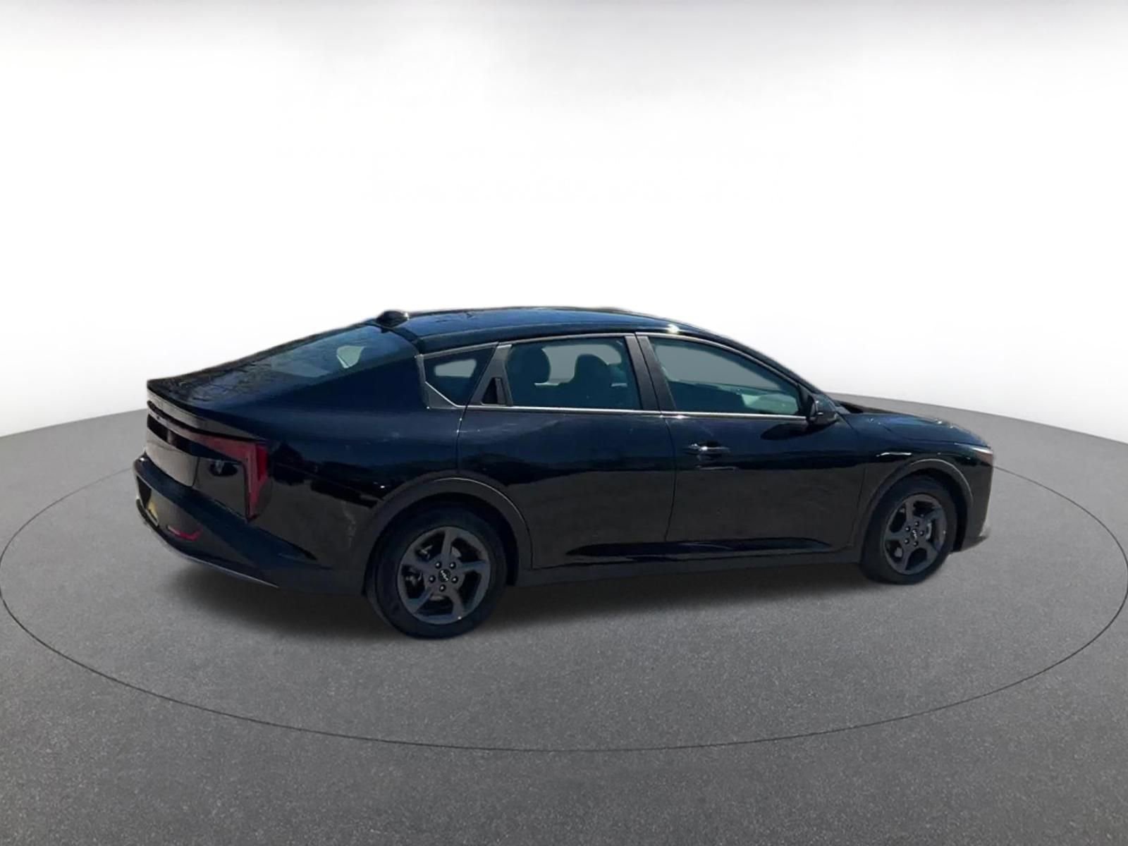 Used 2025 Kia K4 LXS image 14