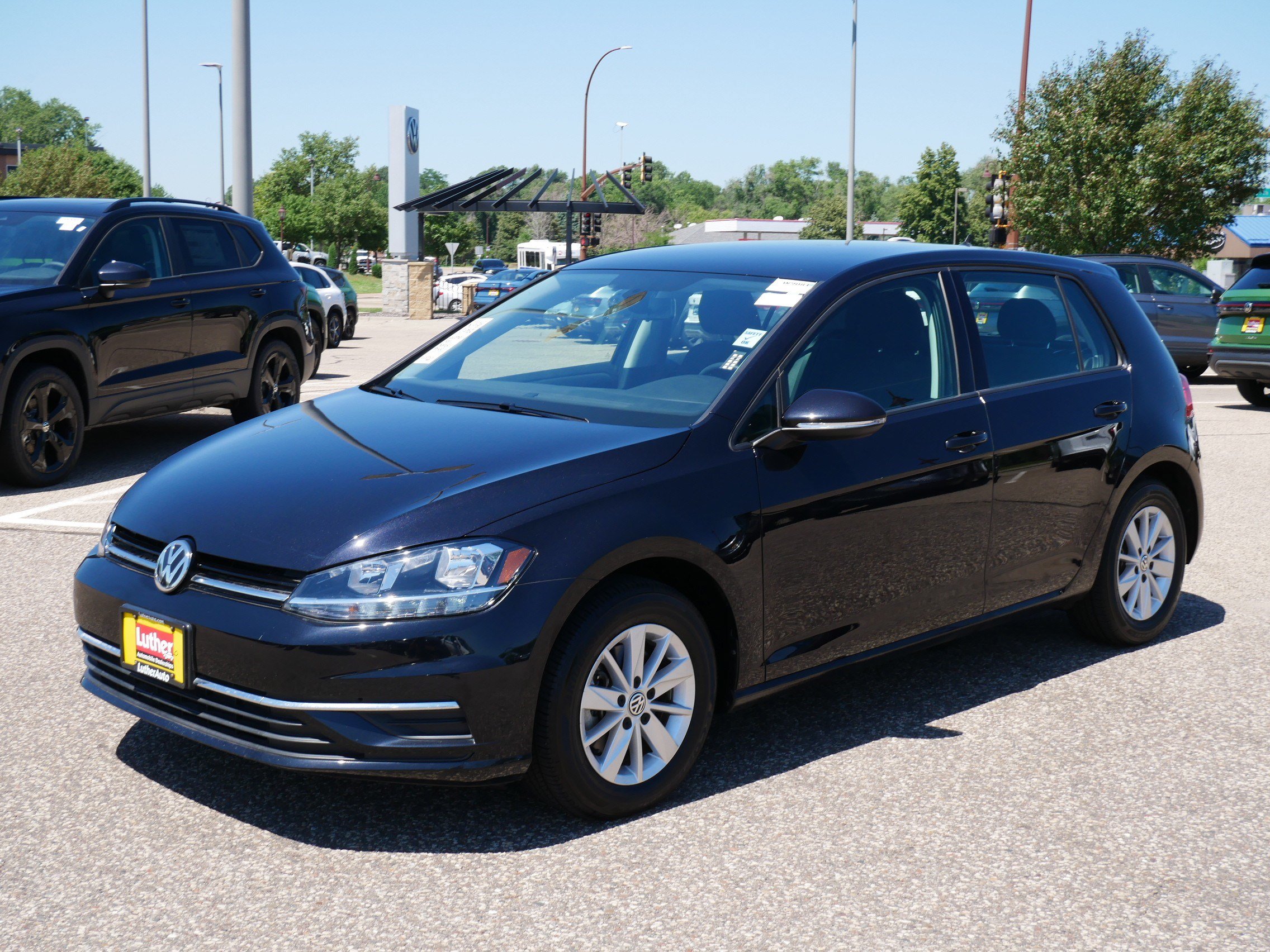 Used 2019 Volkswagen Golf S FWD image 3