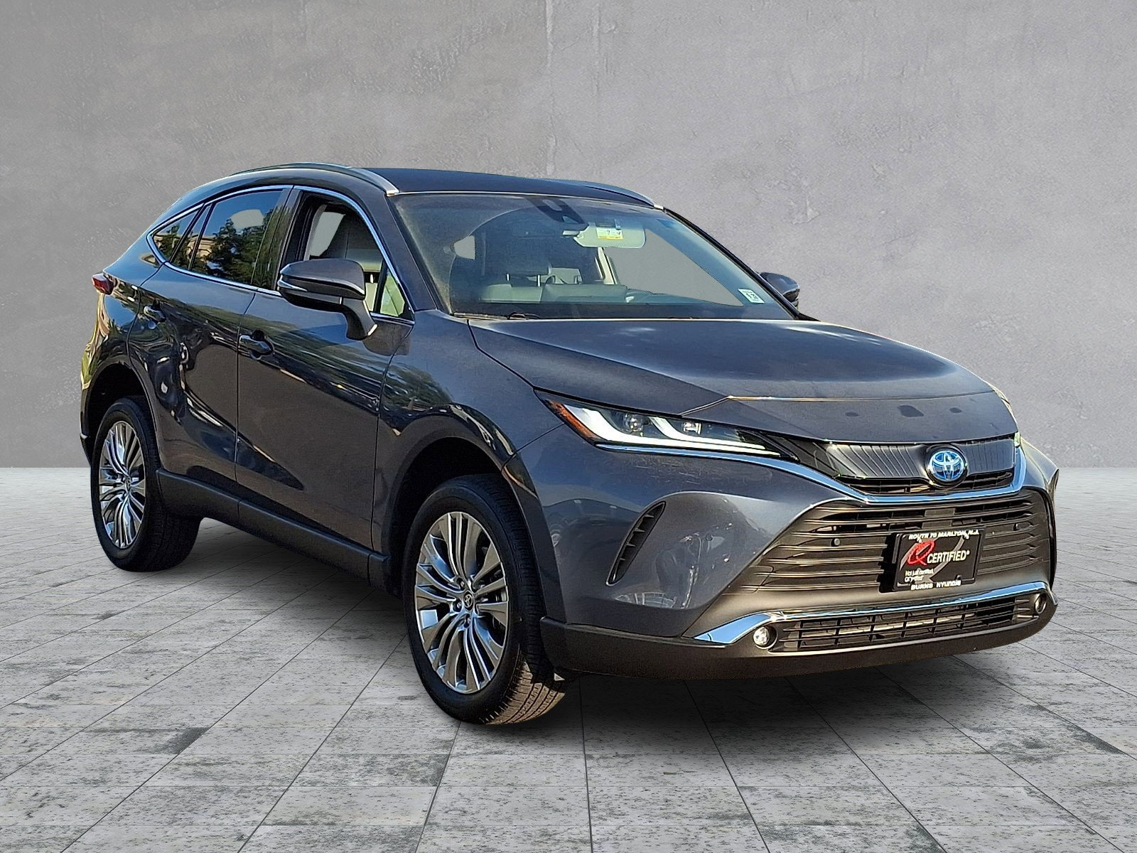 Used 2023 Toyota Venza XLE AWD/4WD image 3