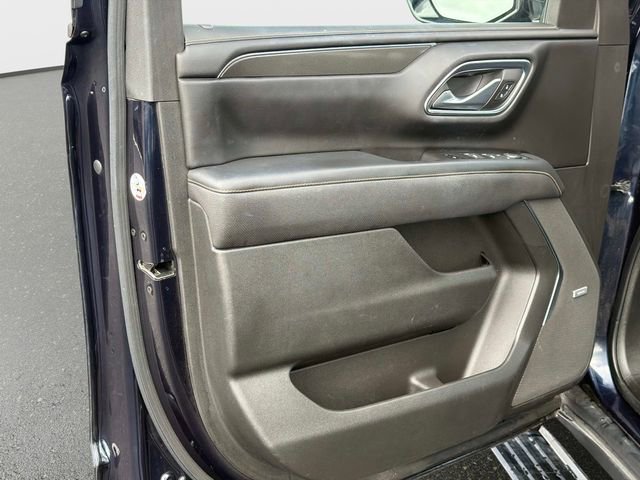 Used 2022 GMC Yukon XL AT4 w/ Technology Package image 14