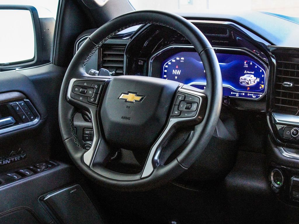 Used 2025 Chevrolet Silverado 1500 High Country AWD/4WD image 26