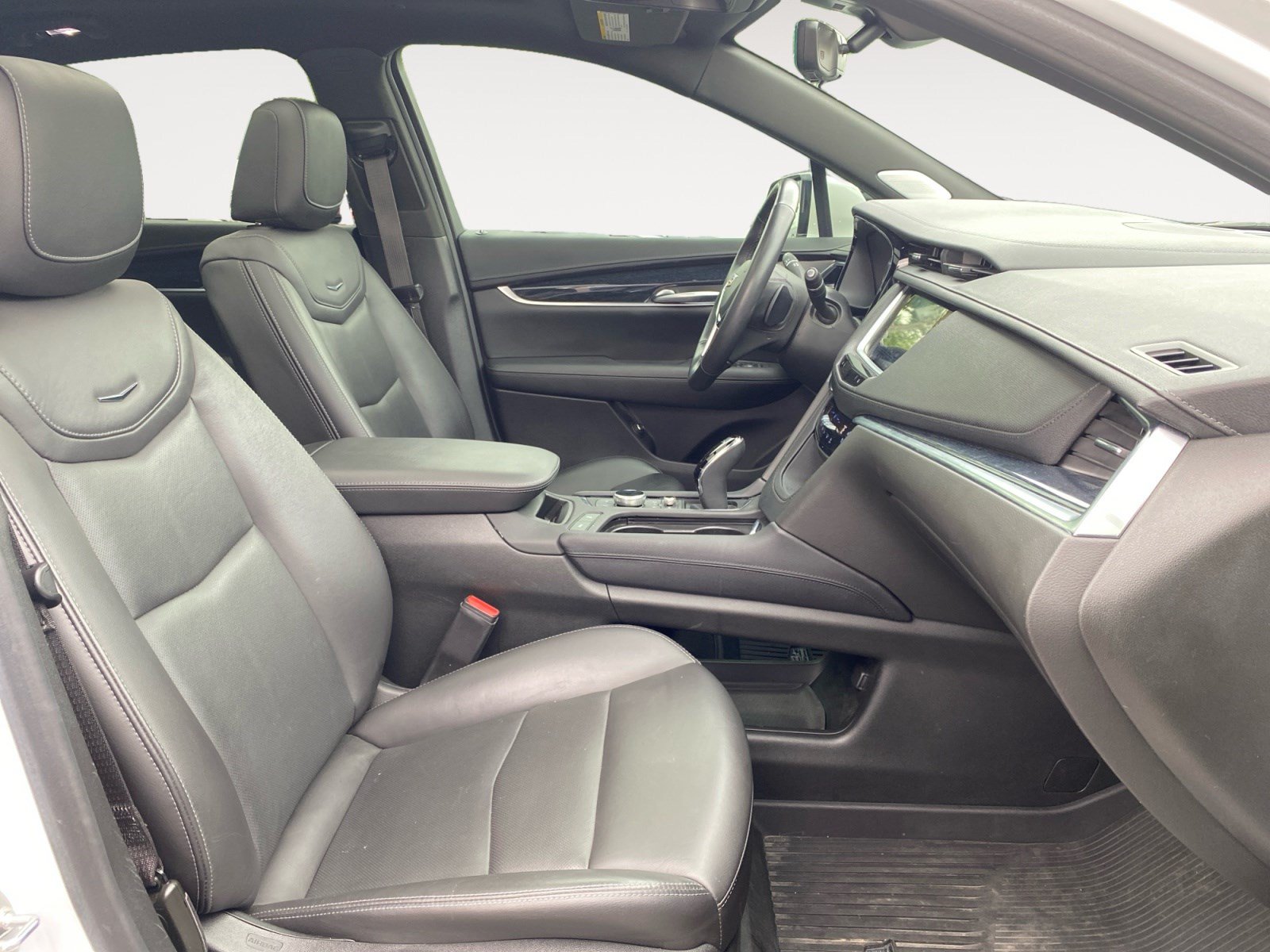 Used 2024 Cadillac XT5 Premium Luxury w/ Technology Package FWD image 18