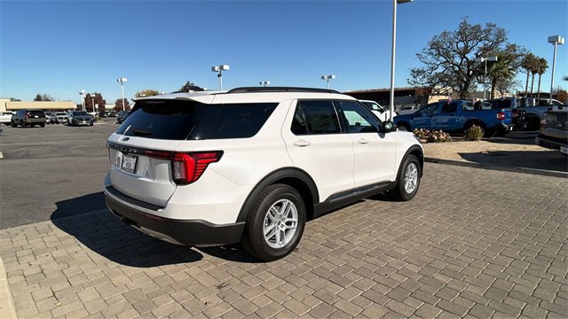 New 2025 Ford Explorer Active w/ Active Comfort Package image 2