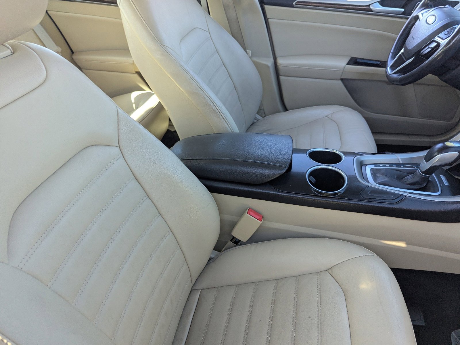 Used 2014 Ford Fusion SE w/ Equipment Group 202A image 10