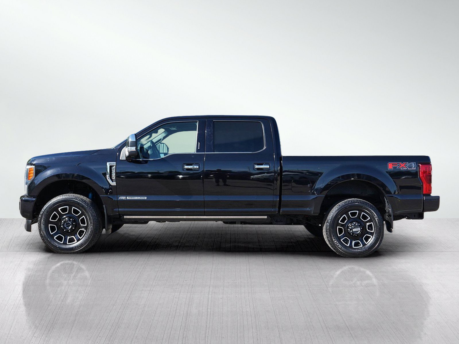 Used 2019 Ford F350 Platinum w/ Platinum Ultimate Package AWD/4WD image 2