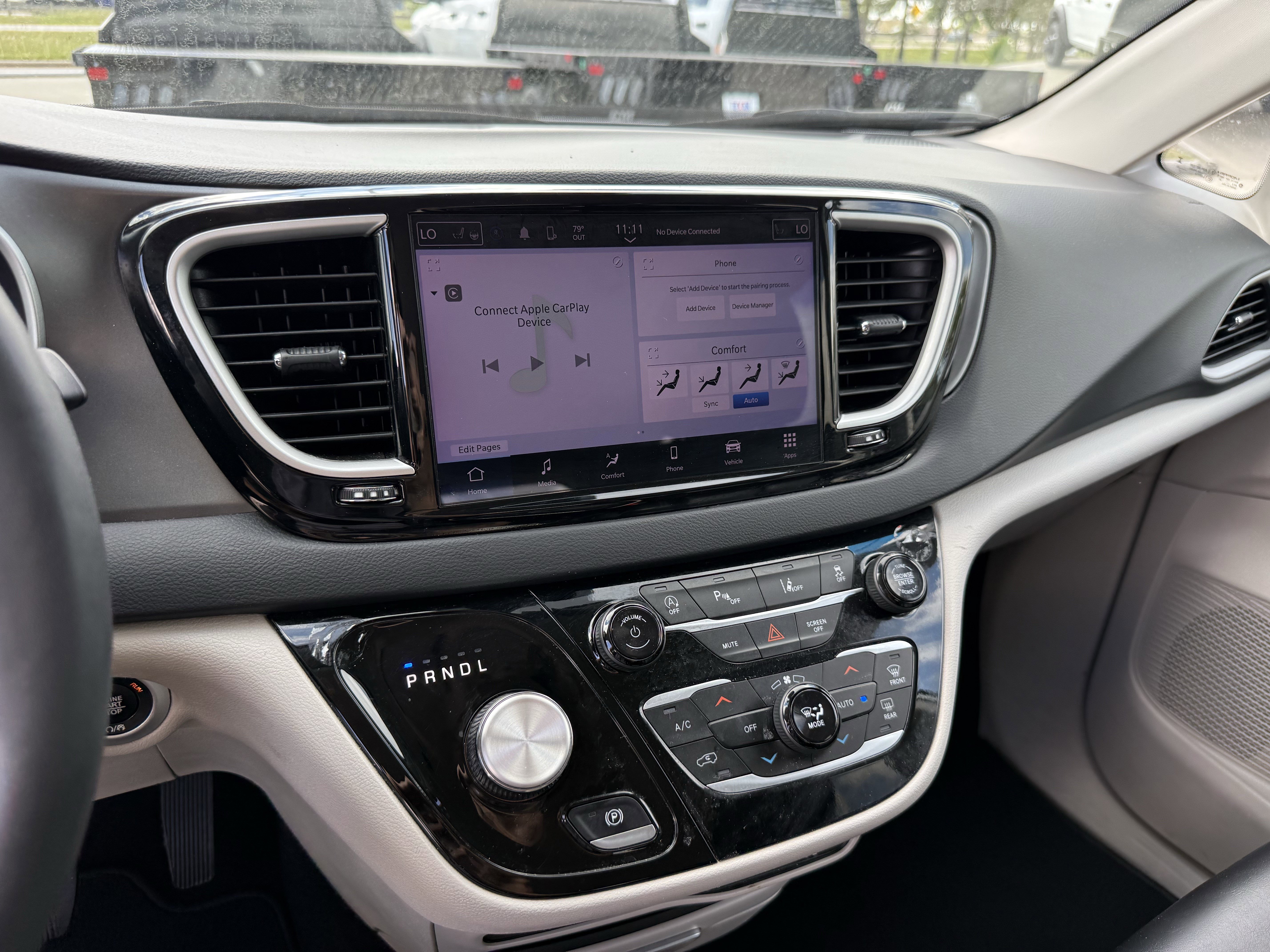 Used 2023 Chrysler Pacifica Touring-L image 20