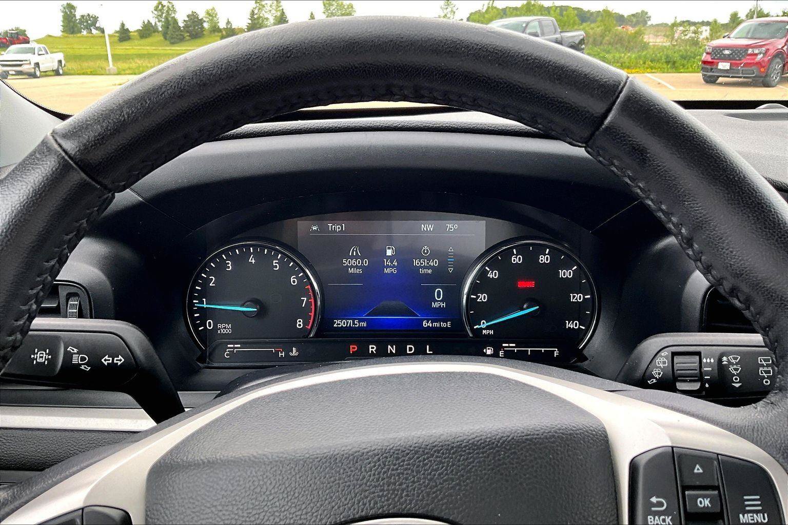 Used 2023 Ford Explorer XLT AWD/4WD image 21