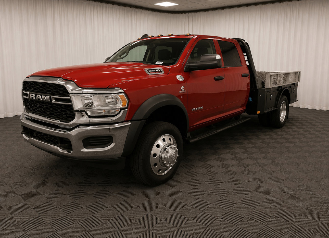 Used 2020 RAM 5500 Tradesman w/ Chrome Appearance Group AWD/4WD image 7
