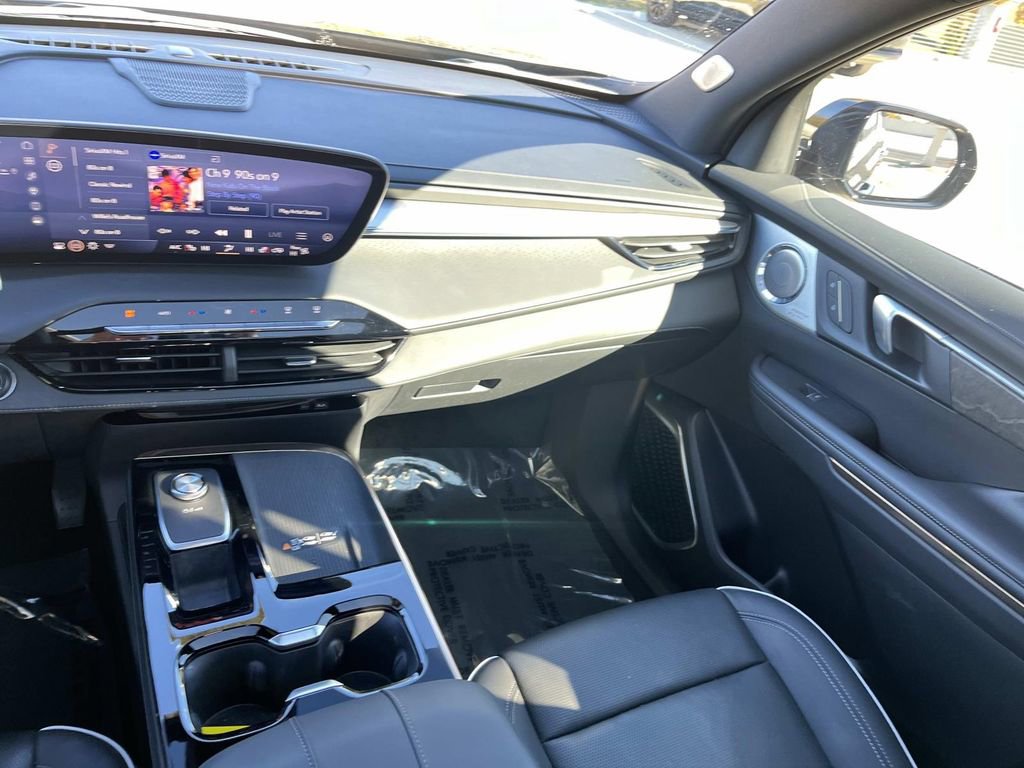 Used 2025 Buick Enclave Avenir w/ Trailering Package, 5000 lbs. image 15