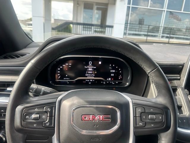 Used 2023 GMC Yukon SLT w/ SLT Luxury Package image 23