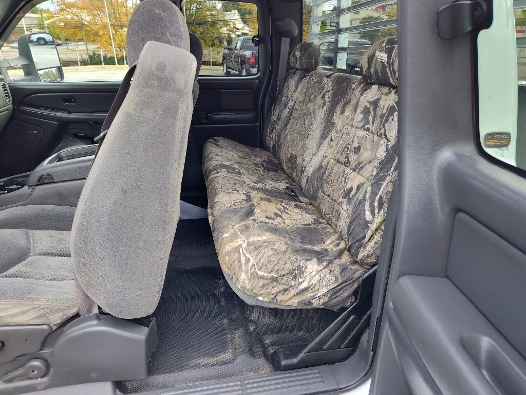 Used 2005 Chevrolet Silverado 3500 LS w/ Heavy-Duty Power Package image 9