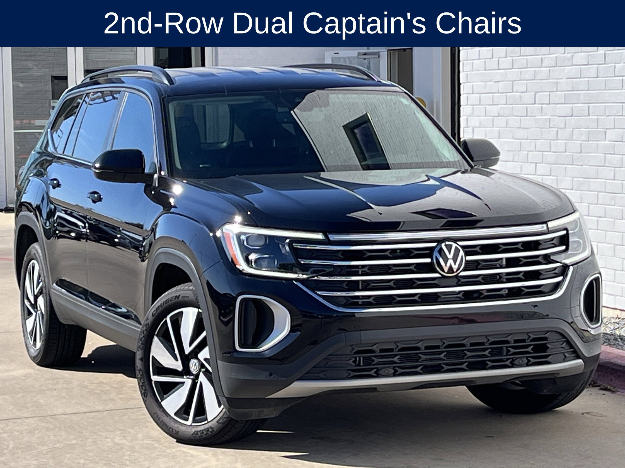Certified 2026 Volkswagen Atlas SE FWD image 2