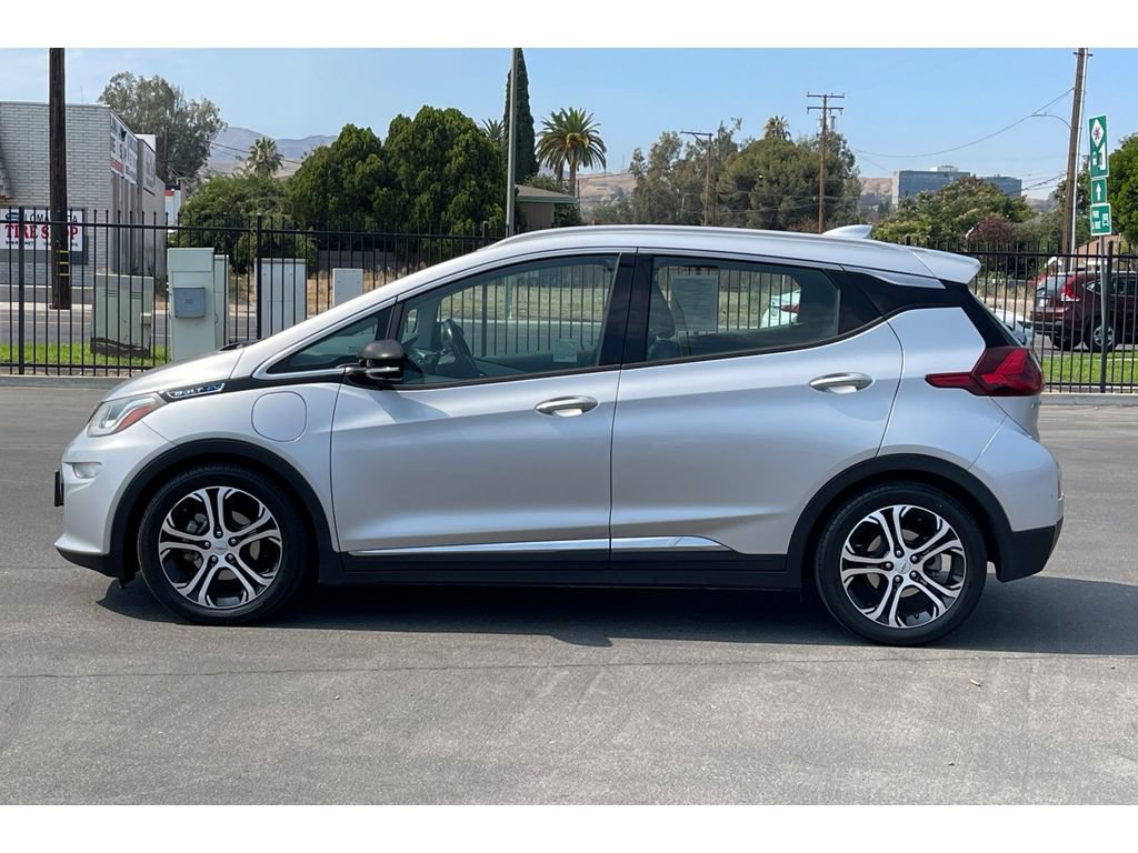 Used 2017 Chevrolet Bolt Premier w/ Driver Confidence II Package FWD image 2