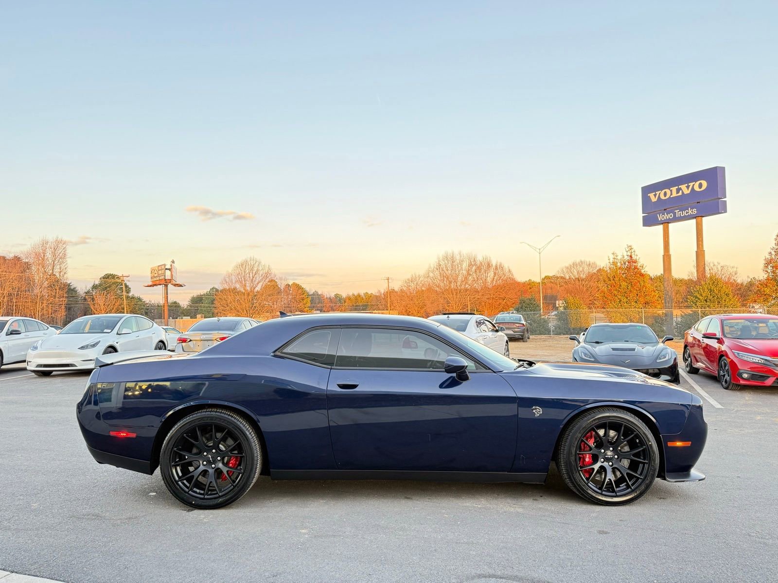 Used 2015 Dodge Challenger SRT Hellcat image 9