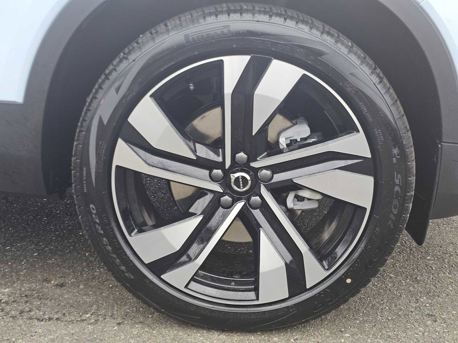 New 2026 Volvo XC40 B5 Plus w/ Protection Package Premier image 9