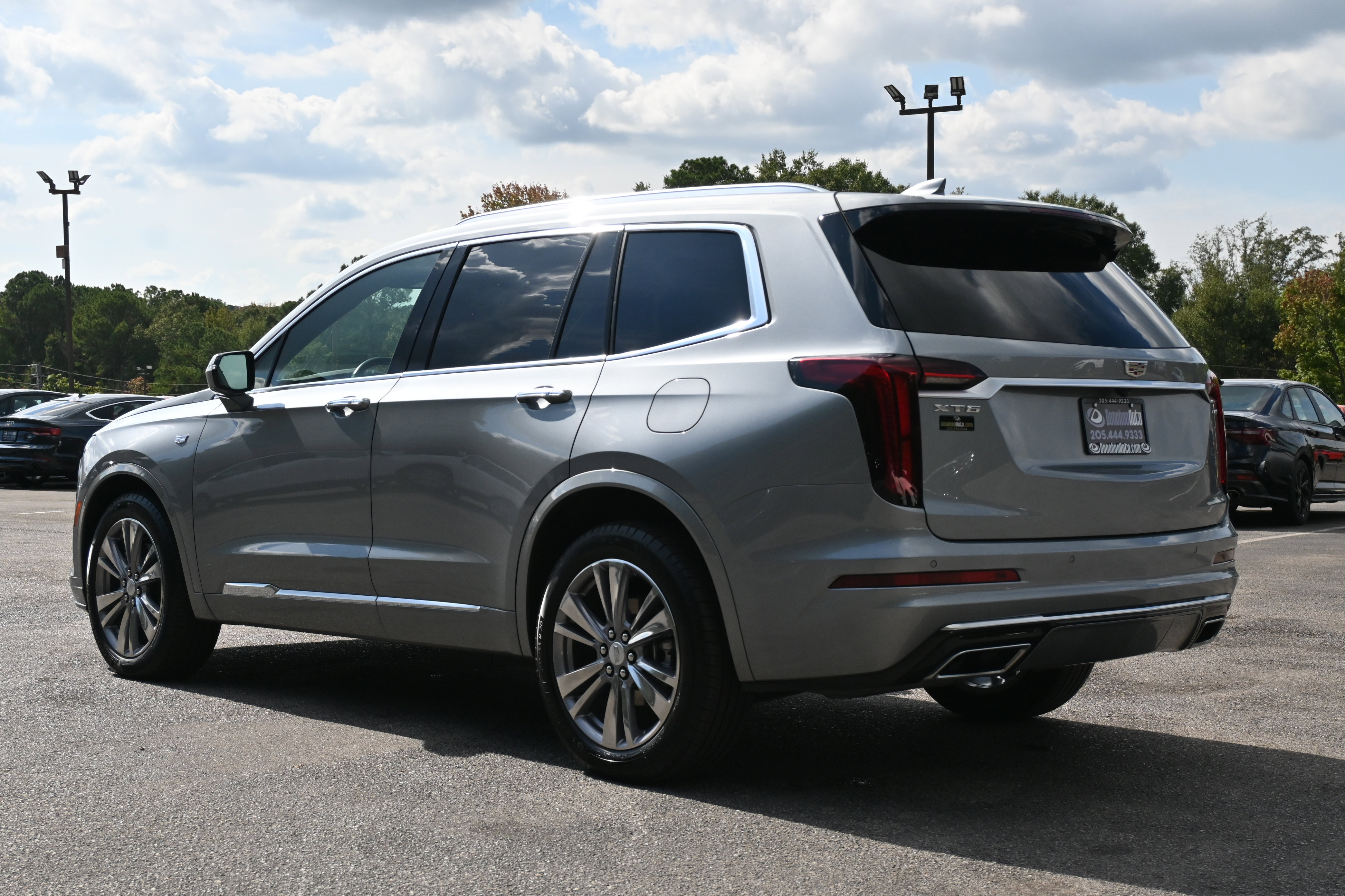 Used 2025 Cadillac XT6 Premium Luxury image 7