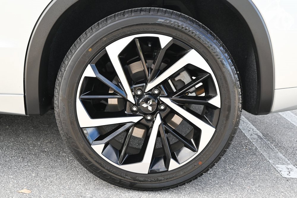 Used 2024 Mitsubishi Outlander SEL image 8