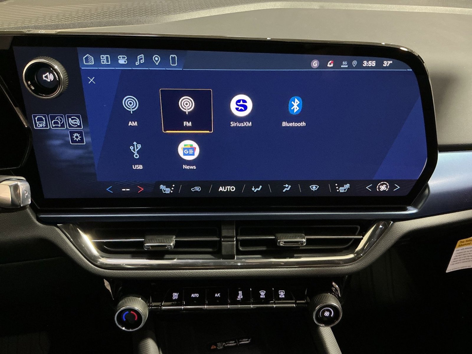 New 2026 Chevrolet Equinox EV LT image 26