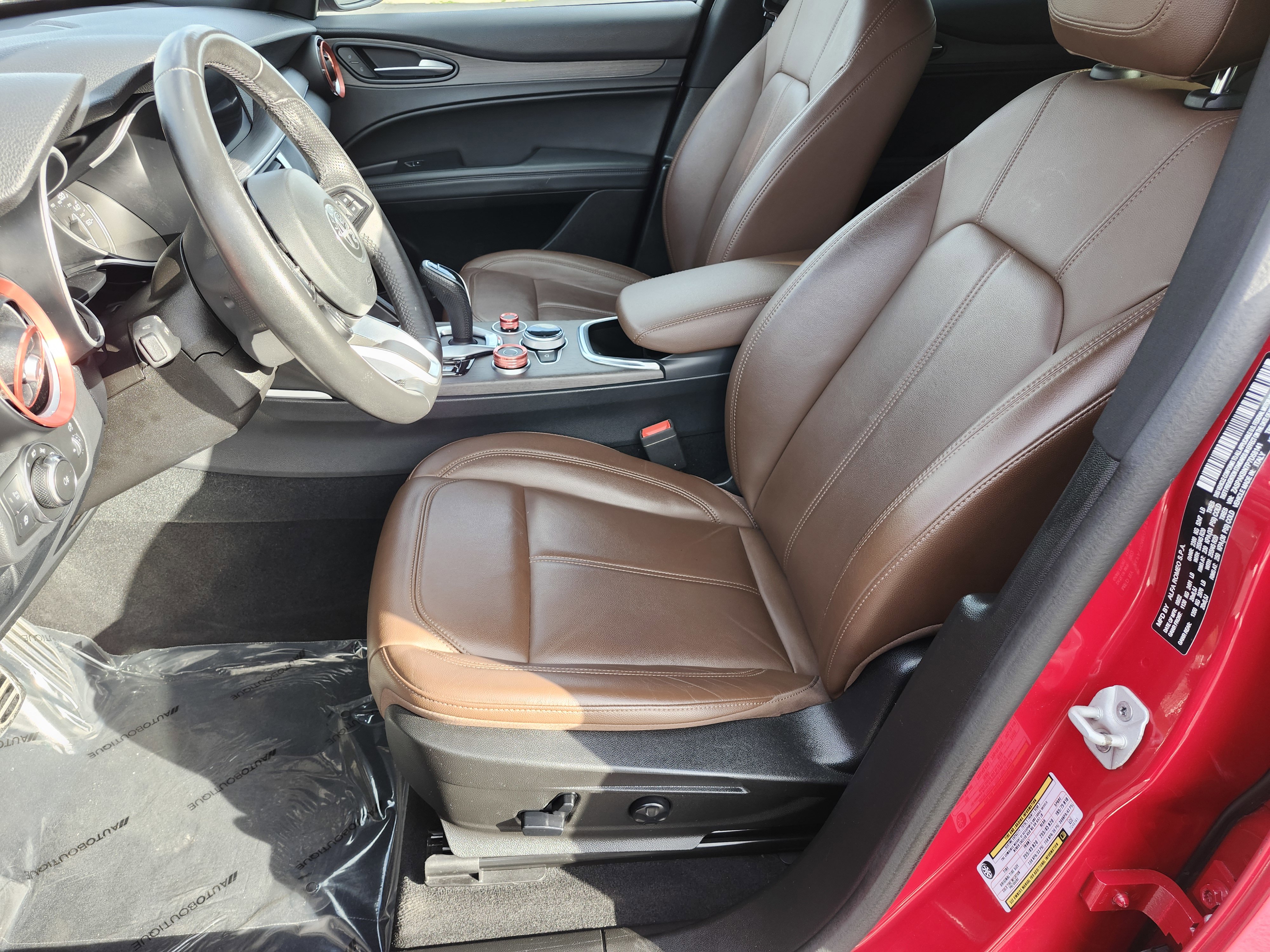 Used 2023 Alfa Romeo Stelvio Ti AWD/4WD image 28