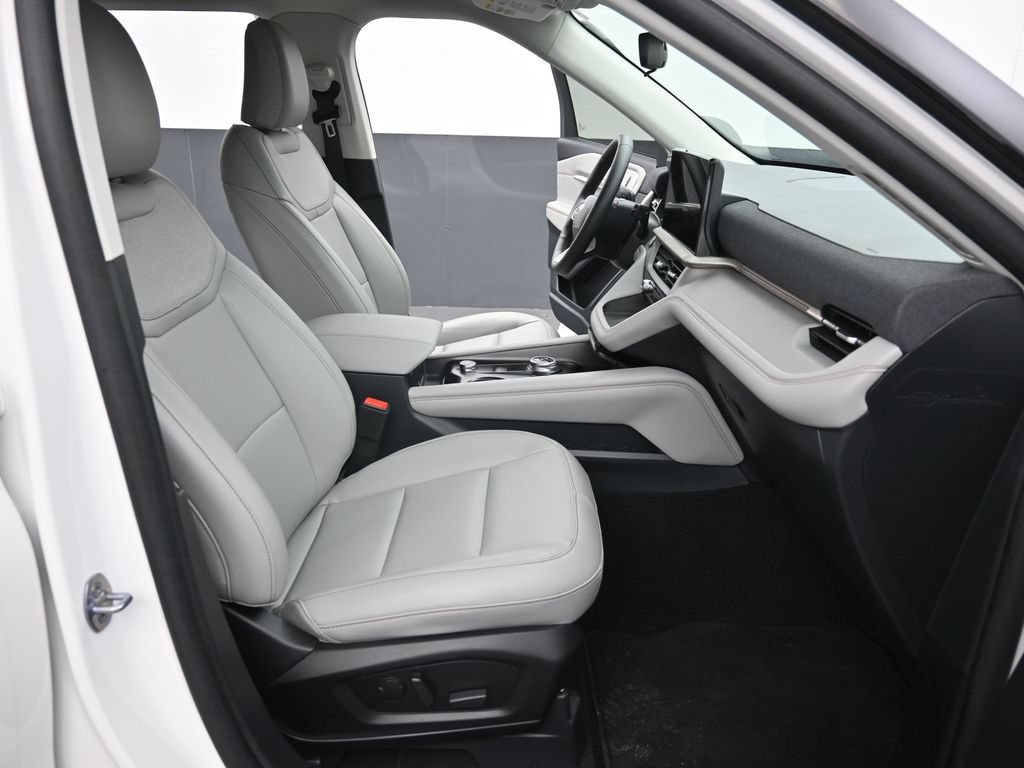 Certified 2025 Ford Explorer Active w/ Active Comfort Package RWD image 10