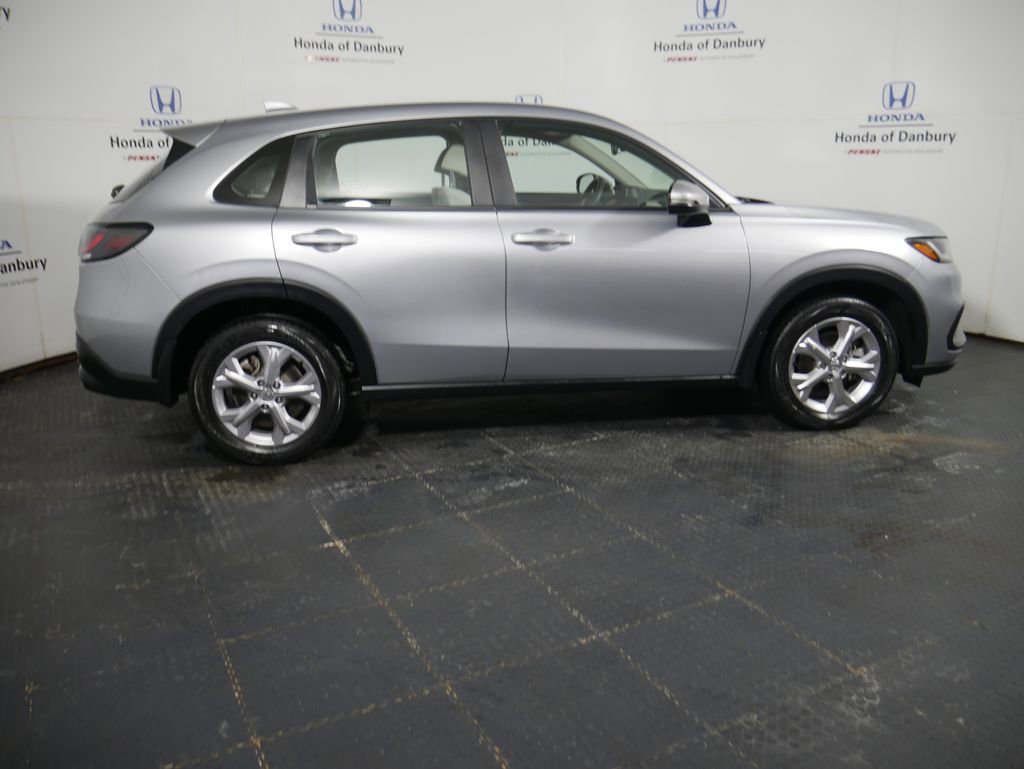 Certified 2023 Honda HR-V LX image 4