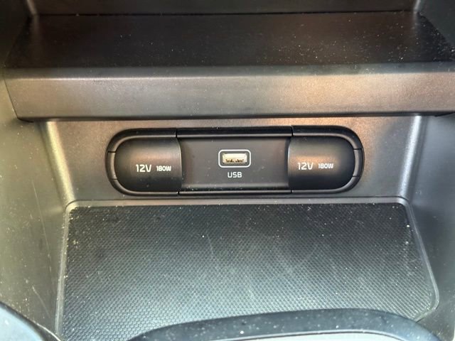 Certified 2025 Kia Soul LX w/ LX Technology Package image 18