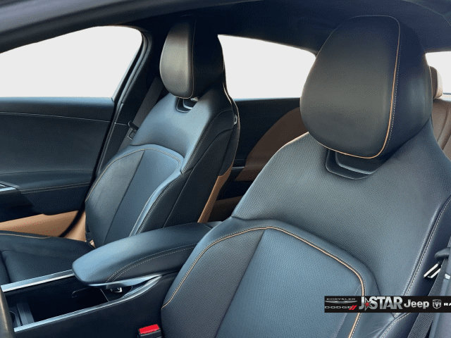Used 2025 Lucid Air Touring AWD/4WD image 11
