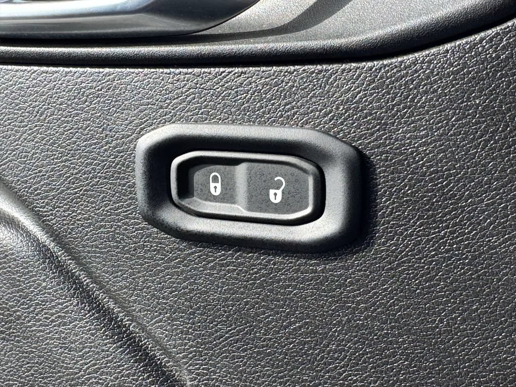 Used 2025 Jeep Wrangler Unlimited Sport AWD/4WD image 26