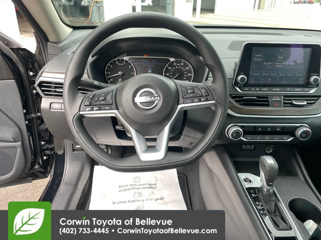 Used 2025 Nissan Altima 2.5 SV FWD image 13