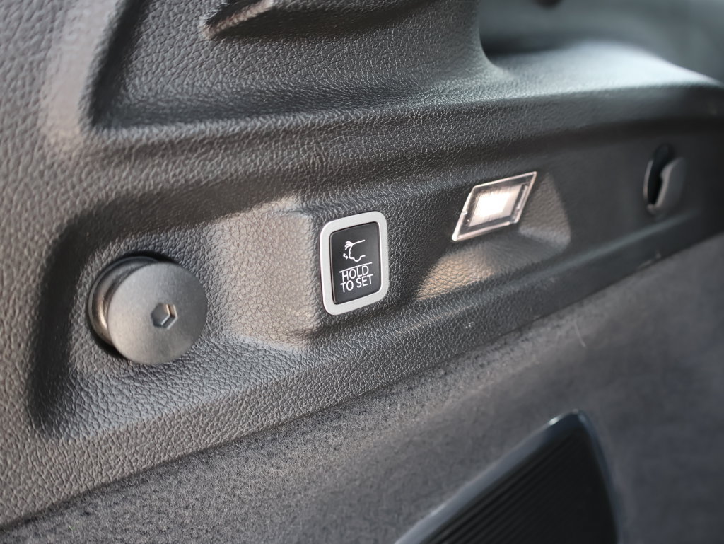 Used 2024 Jeep Grand Cherokee L Summit AWD/4WD image 16