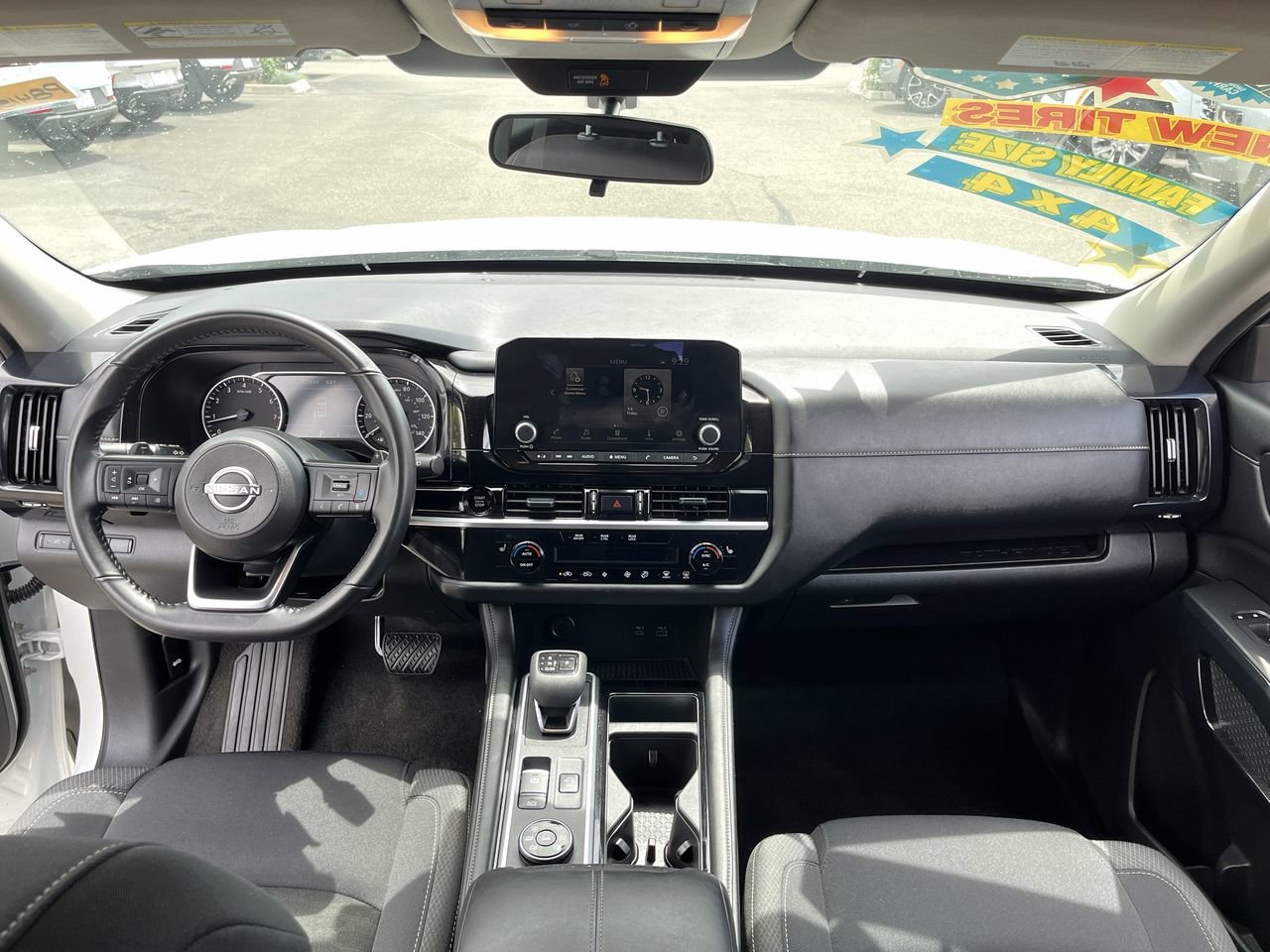 Used 2025 Nissan Pathfinder SV AWD/4WD image 18