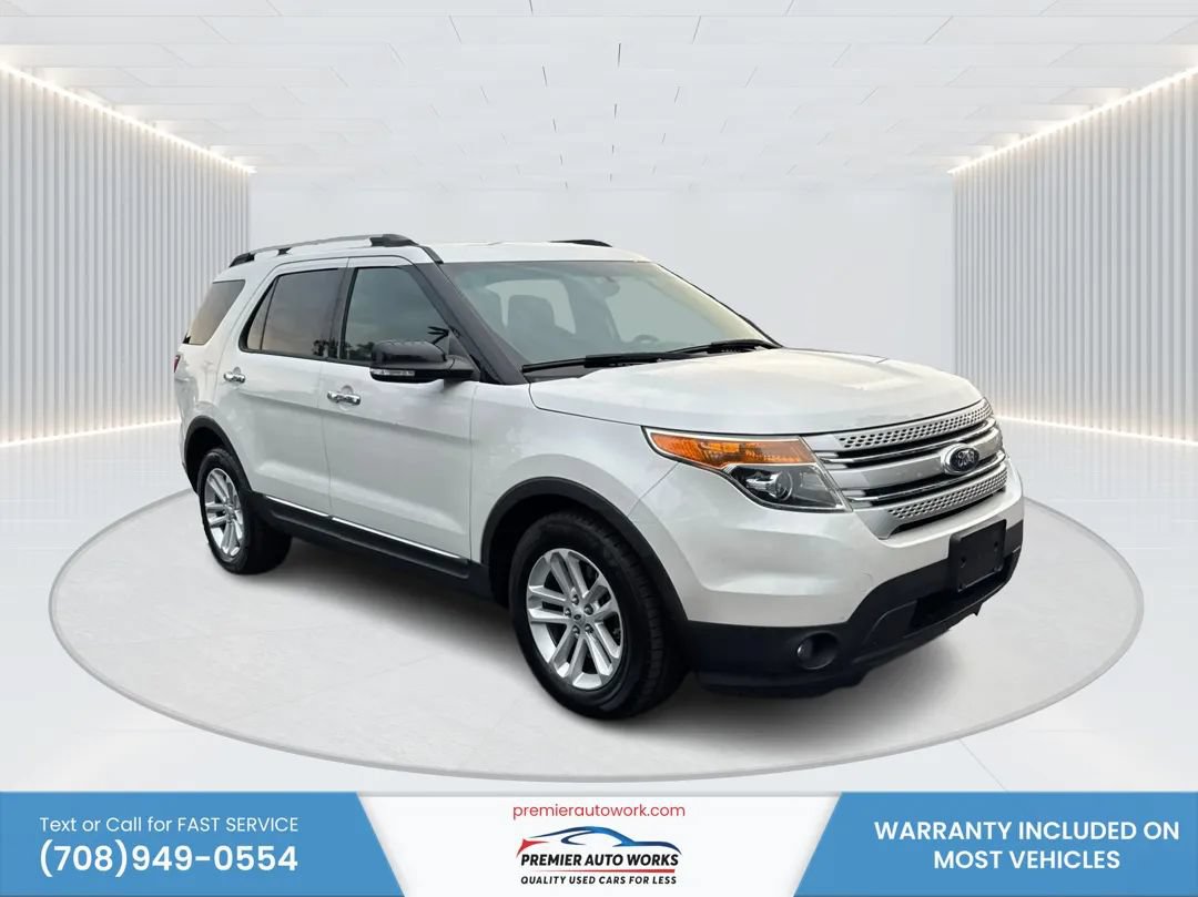 Used 2015 Ford Explorer XLT w/ Equipment Group 201A FWD image 3