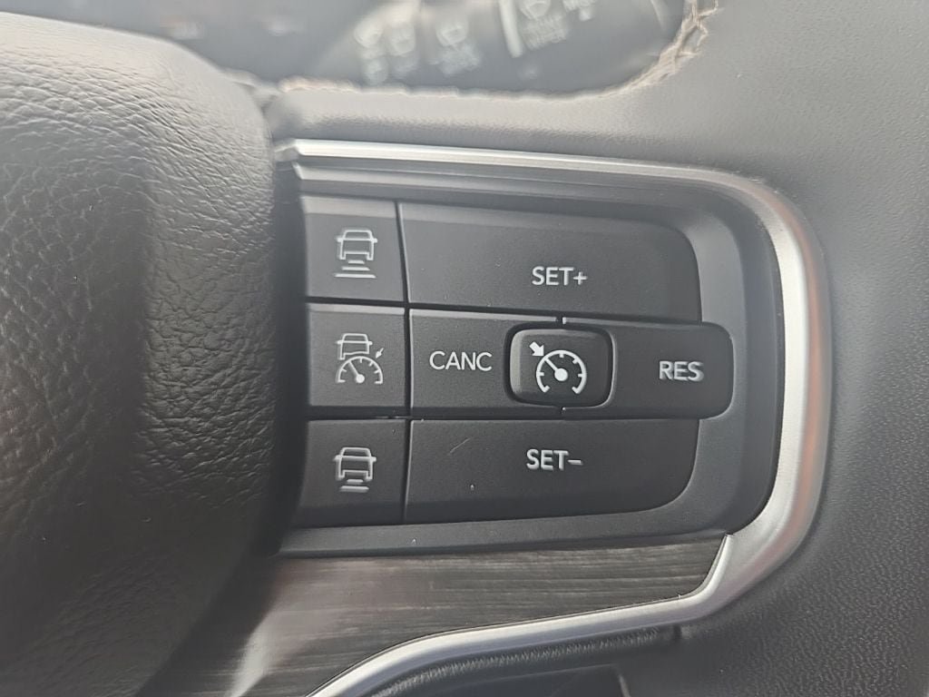 Used 2024 Jeep Wagoneer Series III AWD/4WD image 16