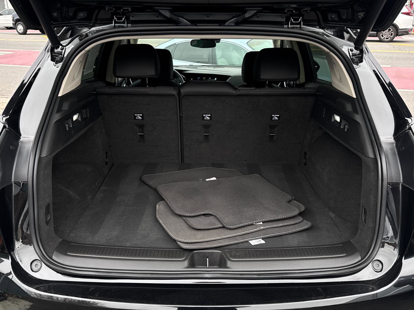 Used 2023 Buick Envision Preferred image 8