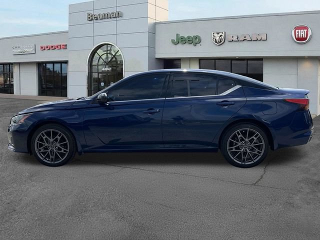 Used 2023 Nissan Altima 2.5 SR w/ SR Premium Package AWD/4WD image 4