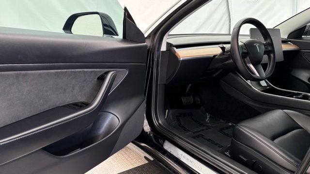 Used 2020 Tesla Model 3 Long Range AWD/4WD image 28