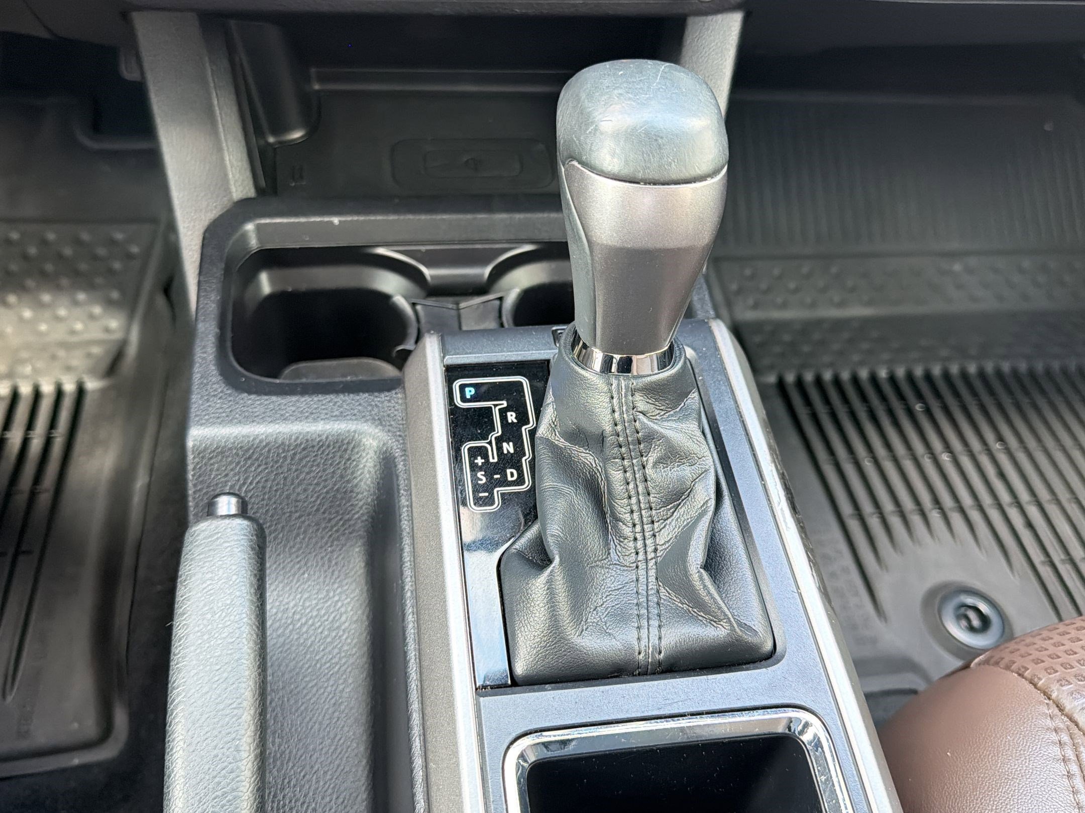 Used 2019 Toyota Tacoma Limited image 18