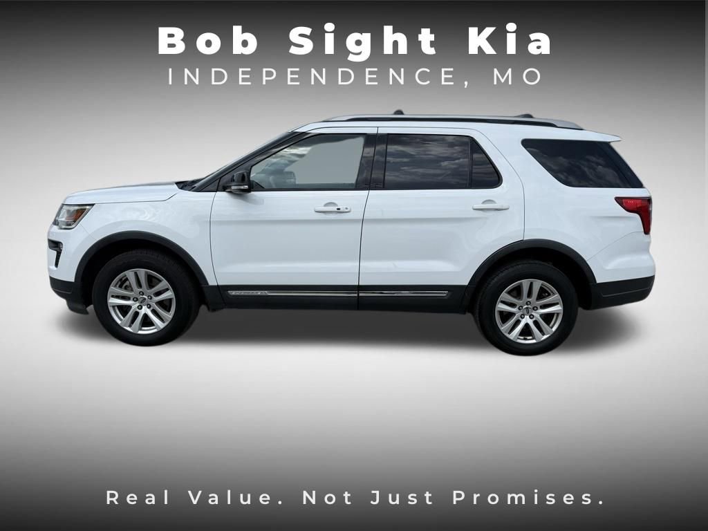 Used 2018 Ford Explorer XLT w/ Equipment Group 202A AWD/4WD image 6