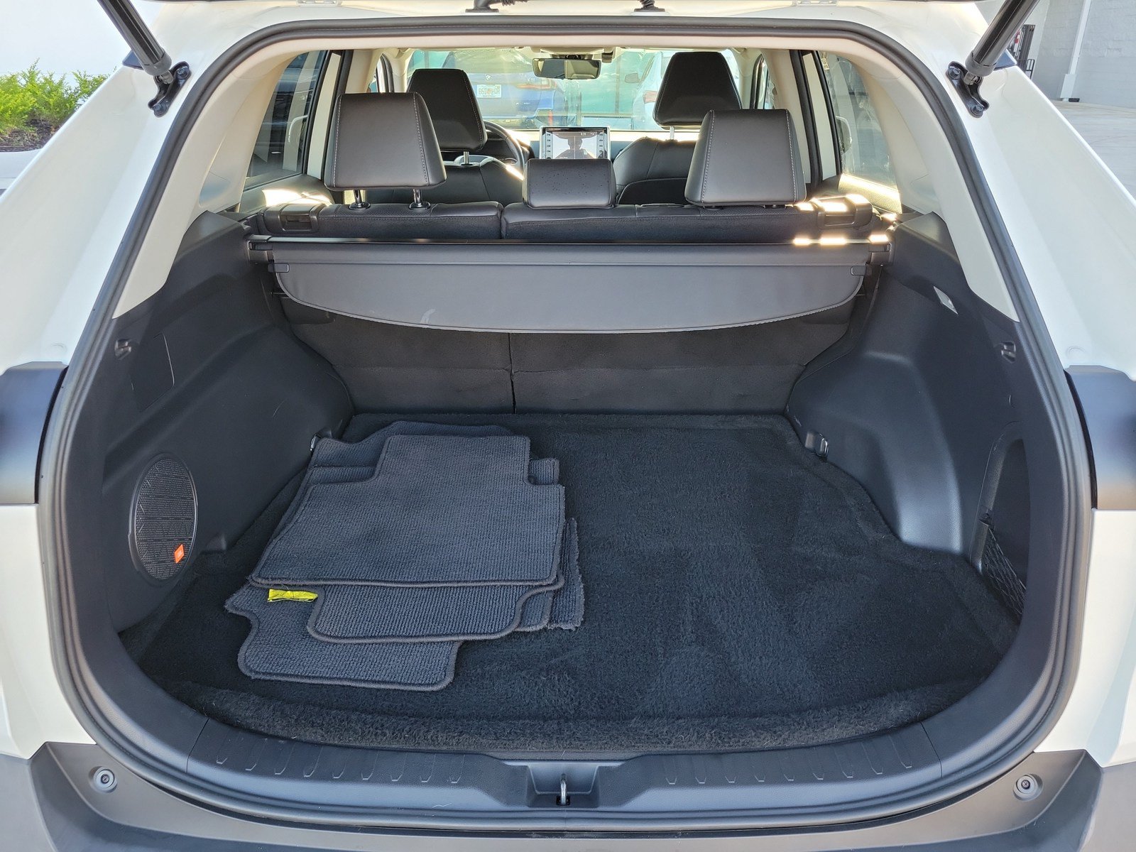Used 2021 Toyota RAV4 Limited AWD/4WD image 31