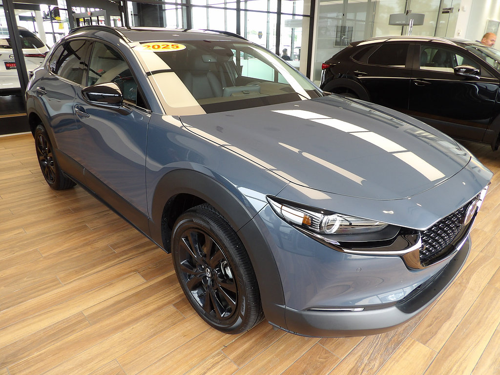 Certified 2025 MAZDA CX-30 2.5 Turbo w/ Premium Plus Pkg AWD/4WD image 3