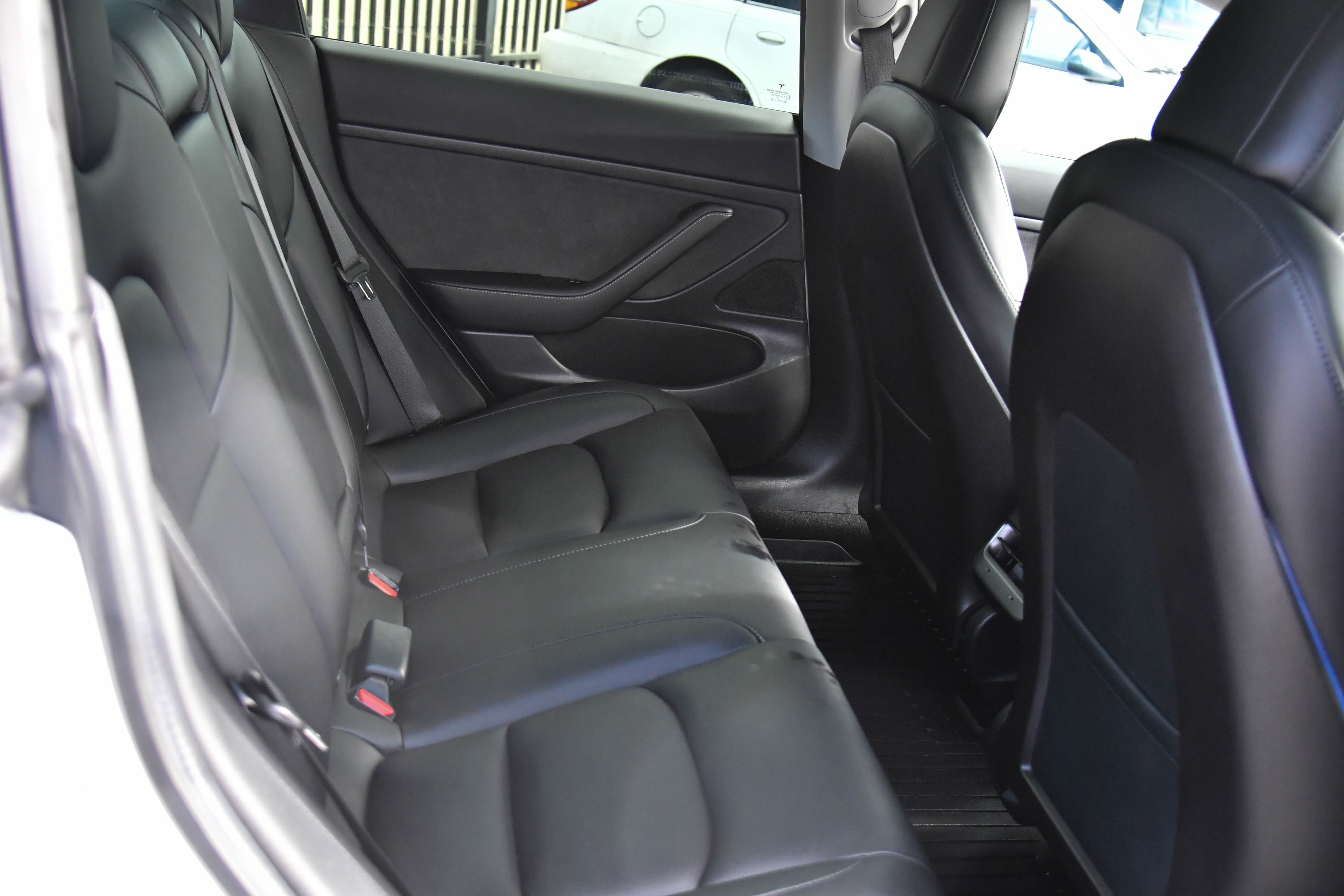 Used 2020 Tesla Model 3 Standard Range RWD image 37