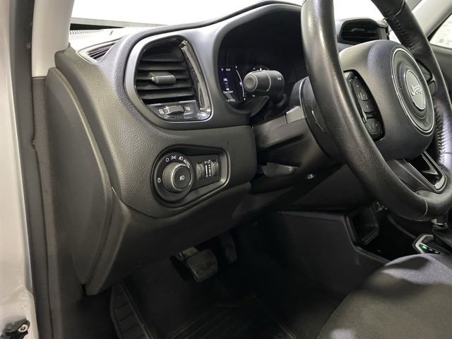 Used 2018 Jeep Renegade Altitude image 14