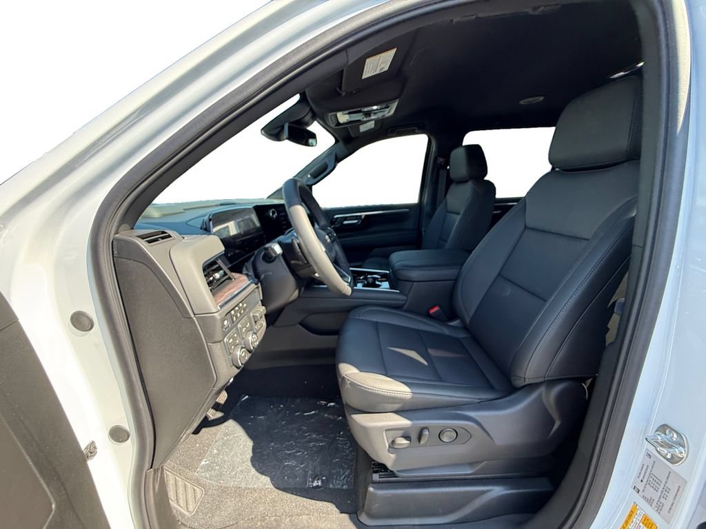 New 2026 Chevrolet Suburban LT w/ Comfort Package AWD/4WD image 9