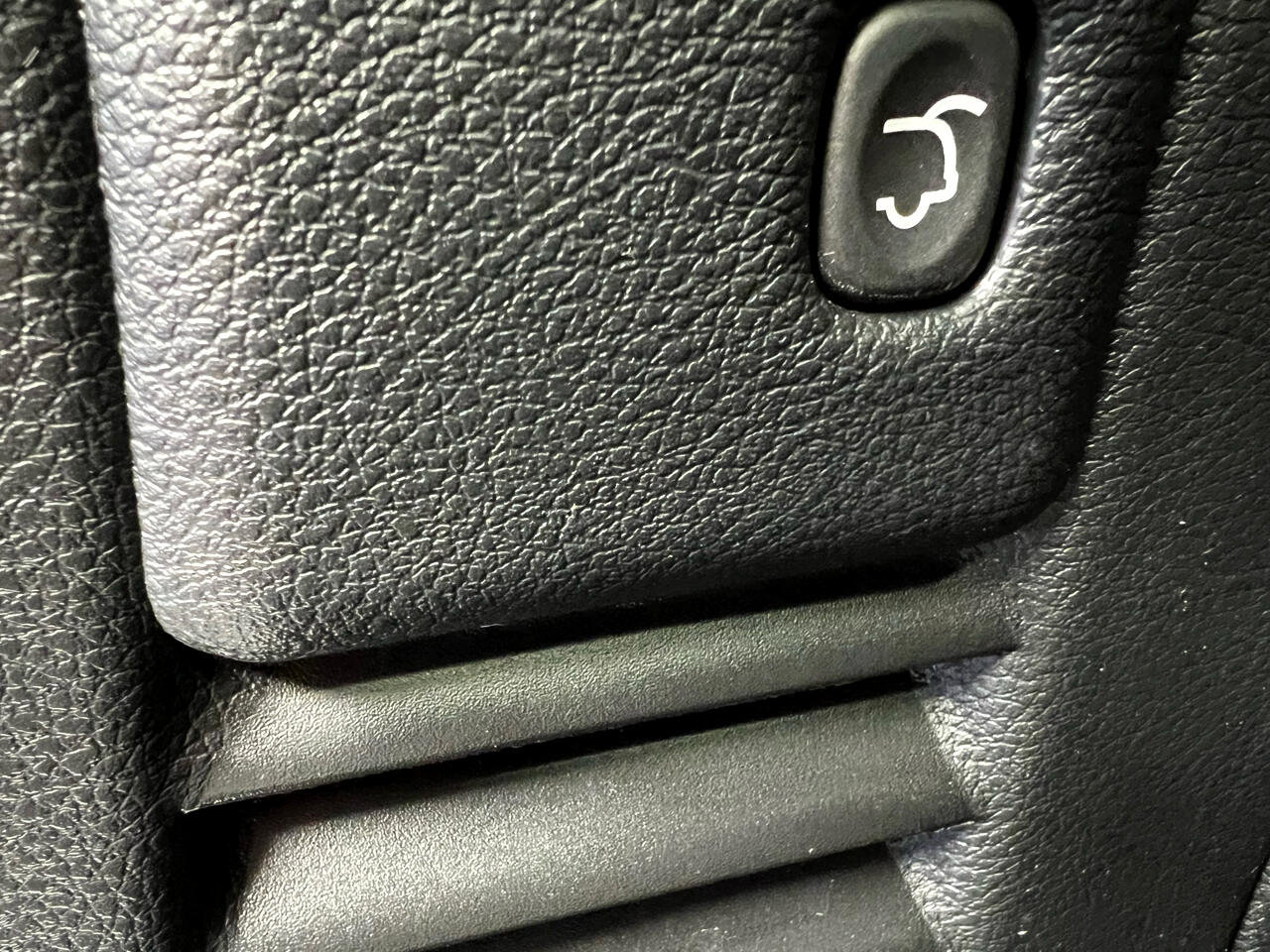 Used 2022 Jeep Grand Cherokee Limited image 32