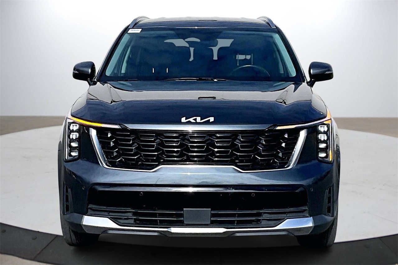 Used 2024 Kia Sorento S image 3