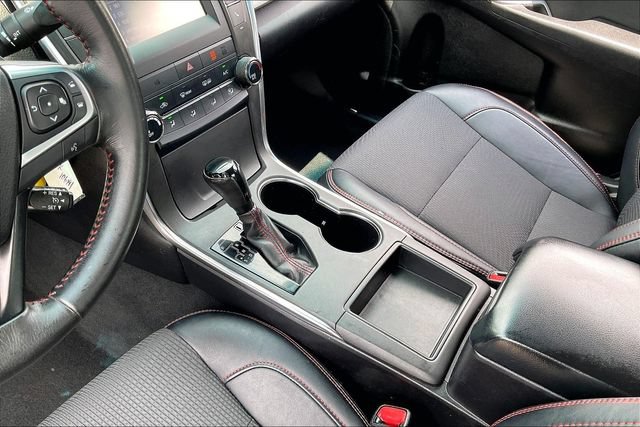 Used 2016 Toyota Camry SE FWD image 13