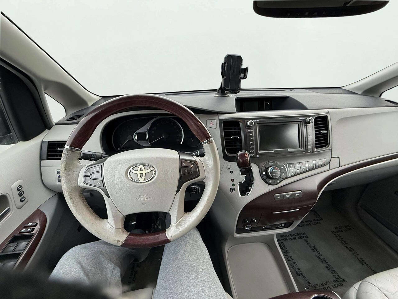 Used 2012 Toyota Sienna Limited image 15
