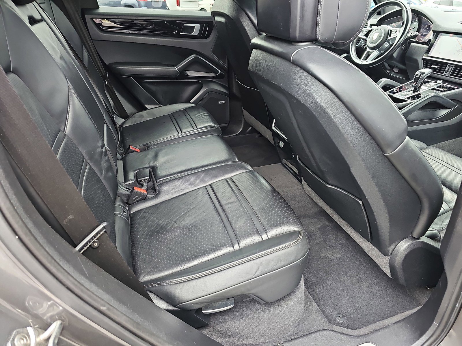 Used 2020 Porsche Cayenne AWD/4WD image 12