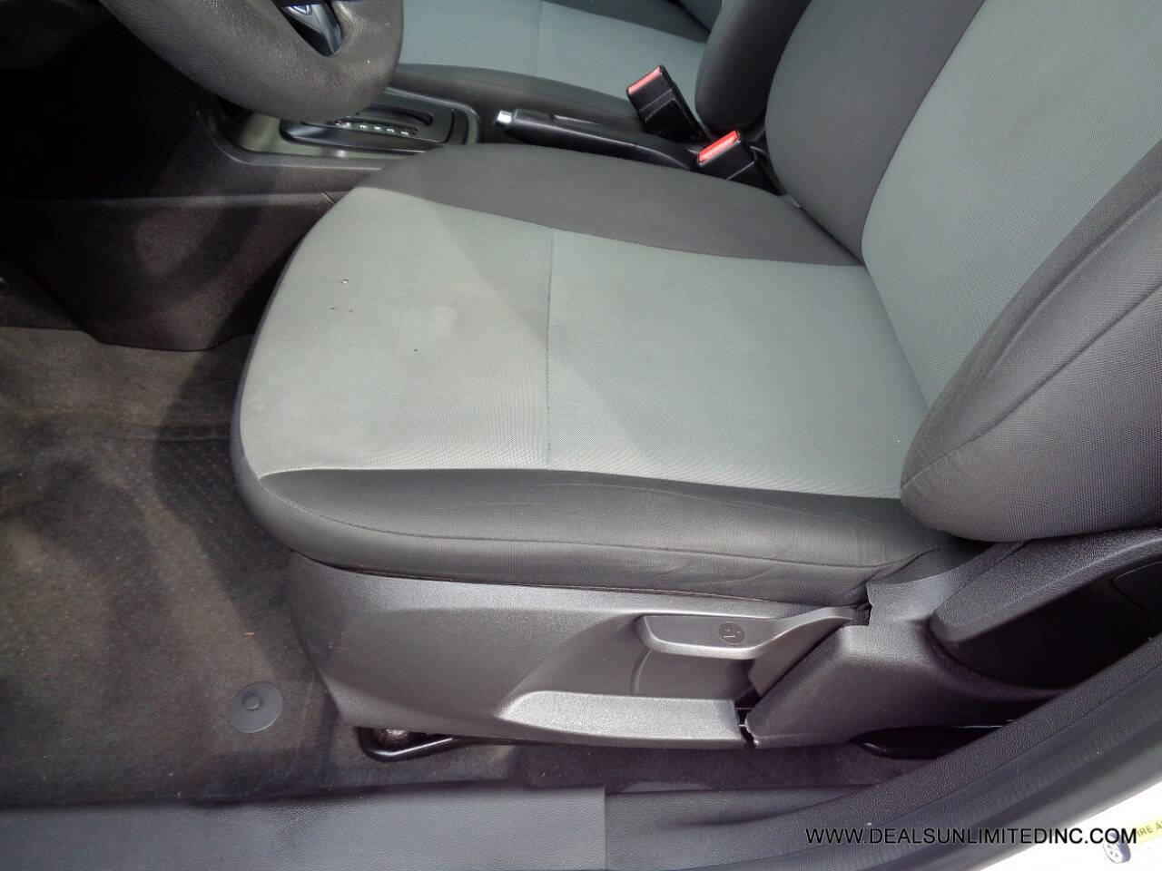 Used 2017 Ford Fiesta S image 7